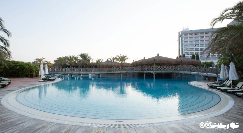 استخر روباز  هتل رویال وینگز